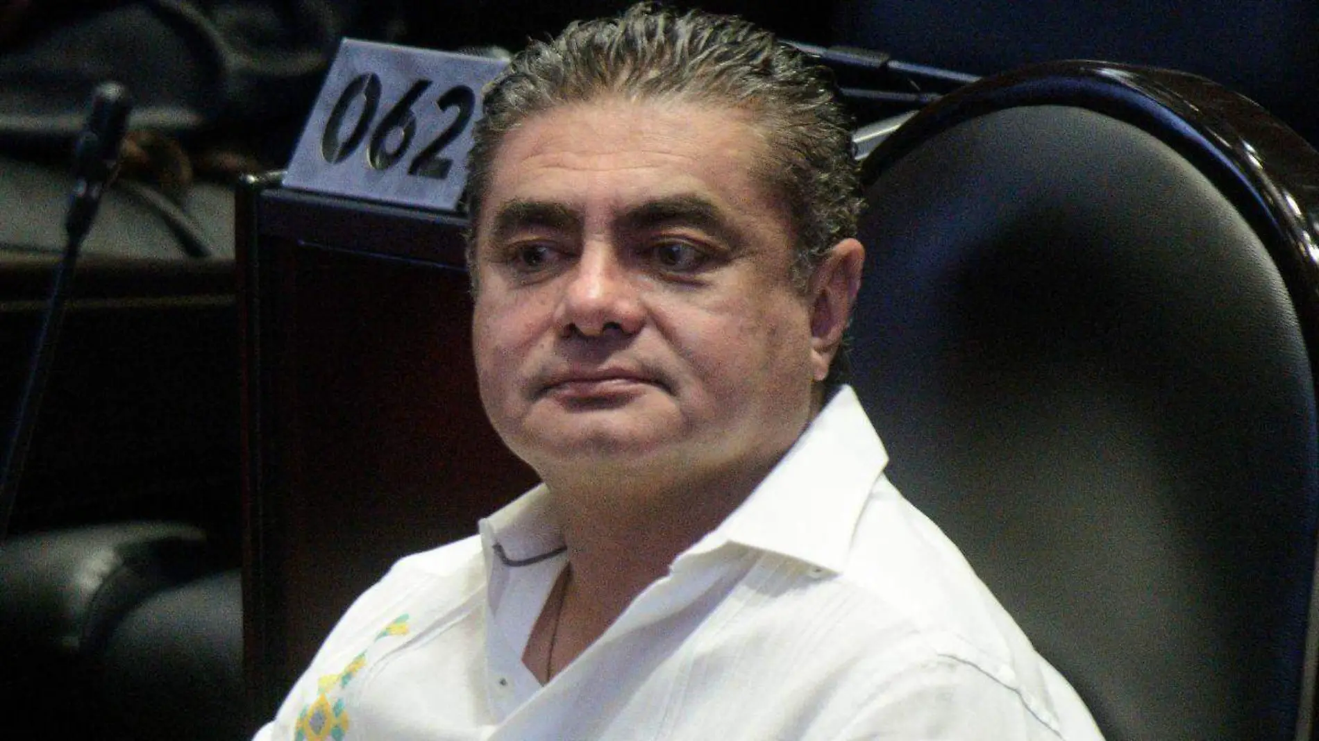 Luis Cházaro